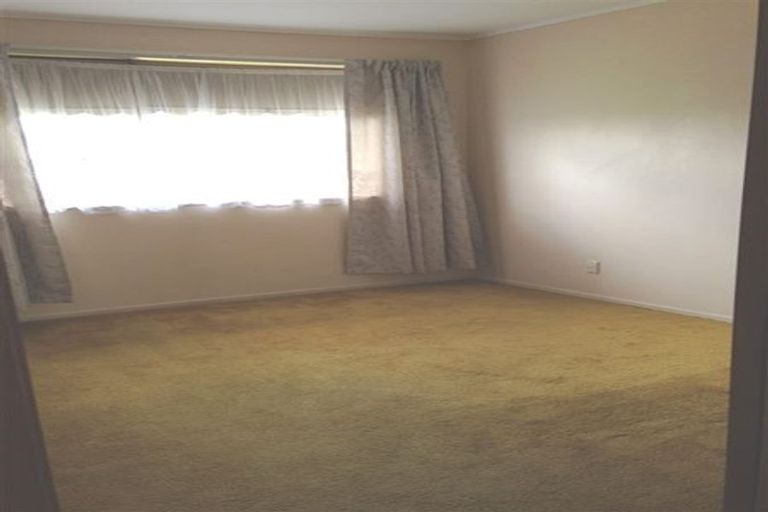 Photo of property in 4 Helleur Road, Massey, Auckland, 0614