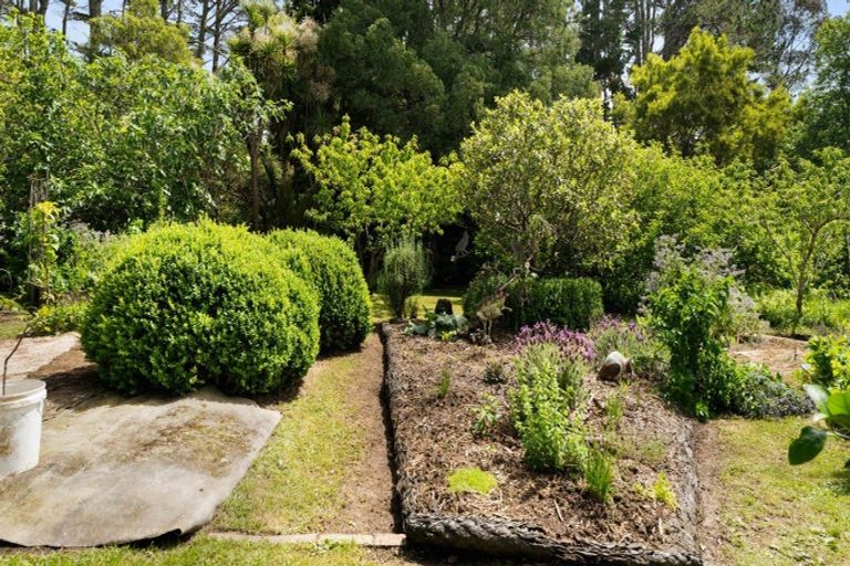 Photo of property in 2447 Port Waikato-waikaretu Road, Waikaretu, Tuakau, 2695