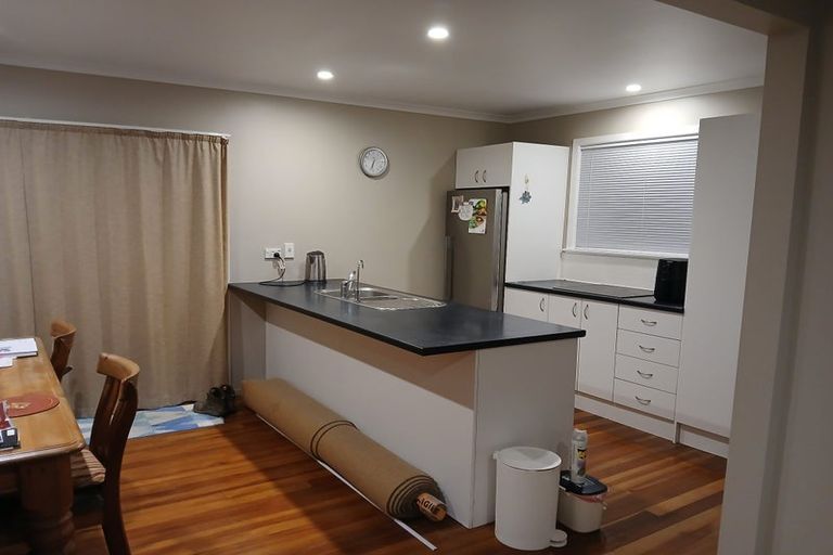 Photo of property in 12 Reiman Street, New Lynn, Auckland, 0600