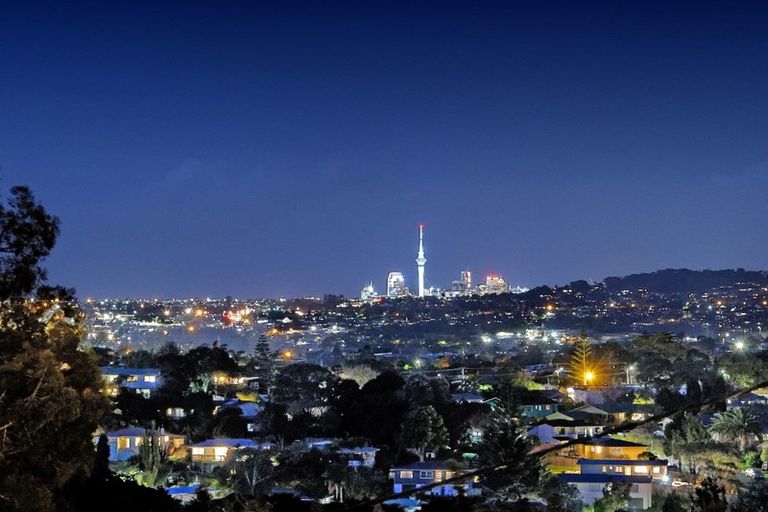 Photo of property in 207 Godley Road, Titirangi, Auckland, 0604