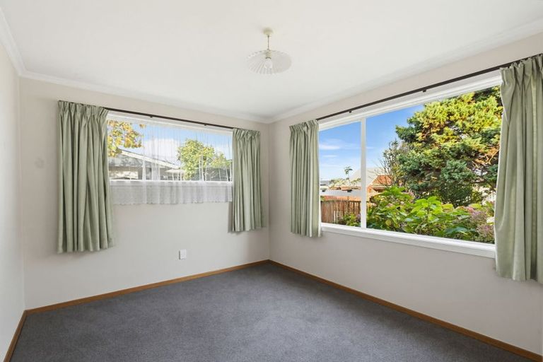 Photo of property in 10 Aztec Place, Redwood, Christchurch, 8051