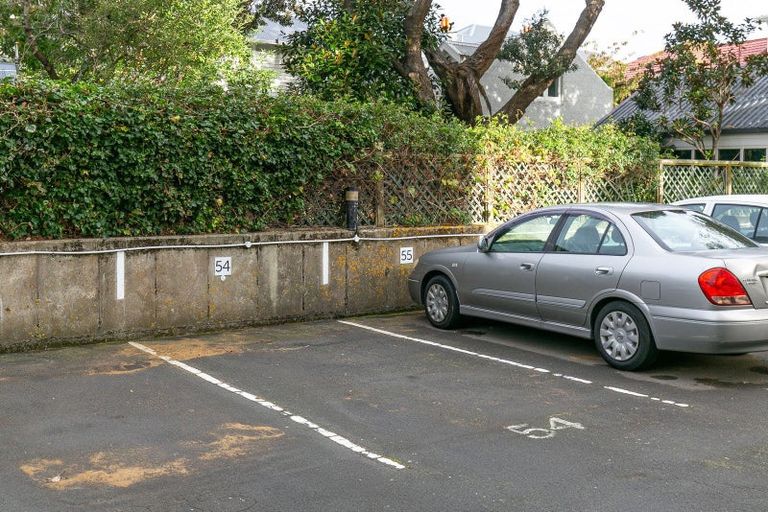 Photo of property in Hobson Court Flats, 58/70u Hobson Street, Thorndon, Wellington, 6011