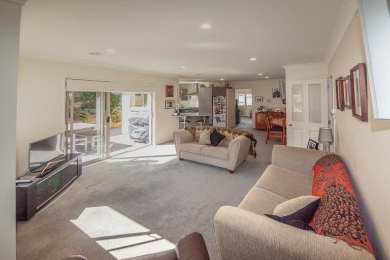 Photo of property in 89 Amesbury Drive, Churton Park, Wellington, 6037