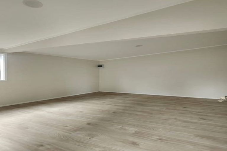 Photo of property in 5 Lane Road, Weymouth, Auckland, 2103