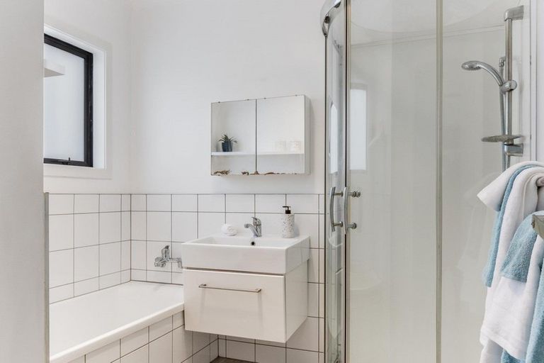 Photo of property in 9 Beauzami Crescent, Ascot Park, Porirua, 5024