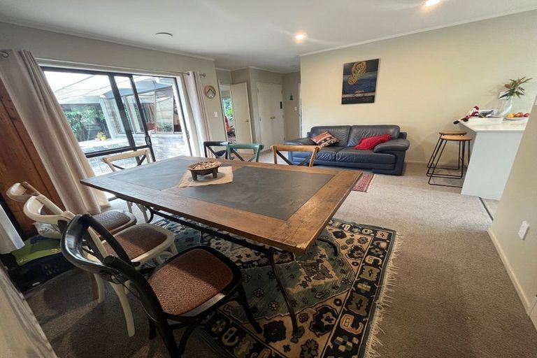 Photo of property in 15 Pinewood Grove, Botany Downs, Auckland, 2010