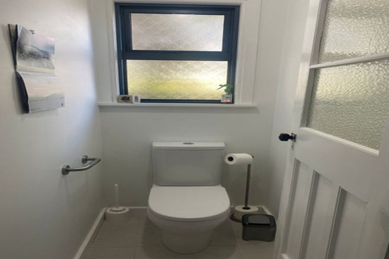 Photo of property in 37 Park Road, West End, Palmerston North, 4412