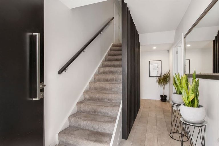 Photo of property in 2/2 Wairarapa Terrace, Merivale, Christchurch, 8014