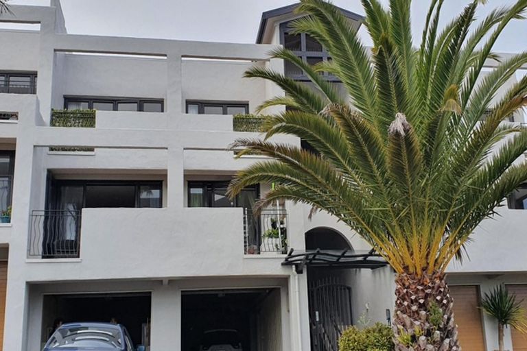 Photo of property in 12/8 Monte Cassino Place, Birkdale, Auckland, 0626