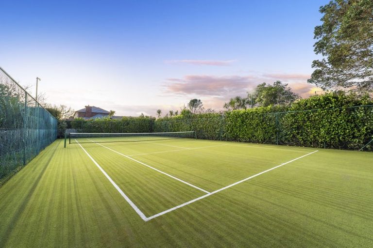 Photo of property in 9 Burgundy Park Avenue, Henderson, Auckland, 0612