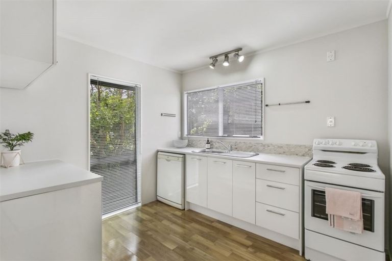 Photo of property in 1/16 Kintara Drive, Massey, Auckland, 0614