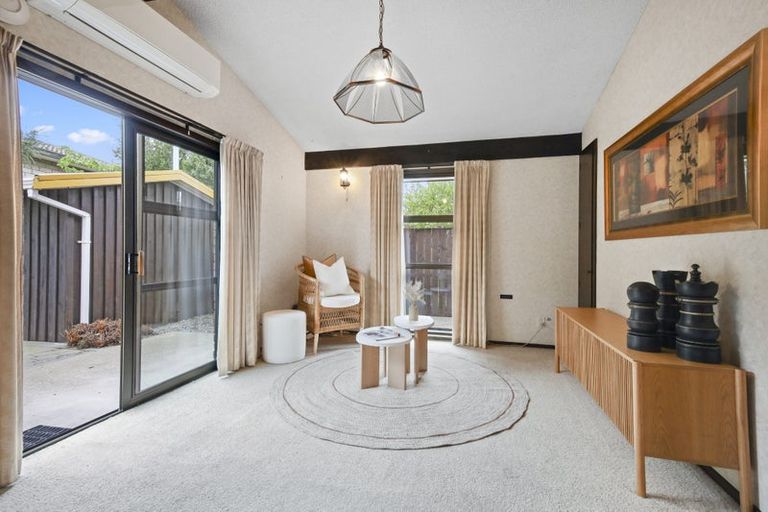 Photo of property in 18 Hawkswood Place, Avonhead, Christchurch, 8042