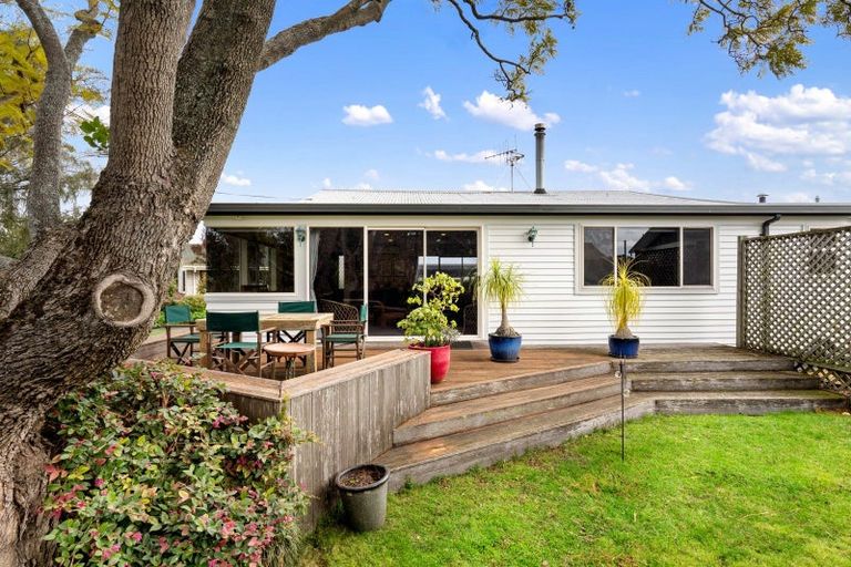 Photo of property in 11 Willow Drive, Taradale, Napier, 4112
