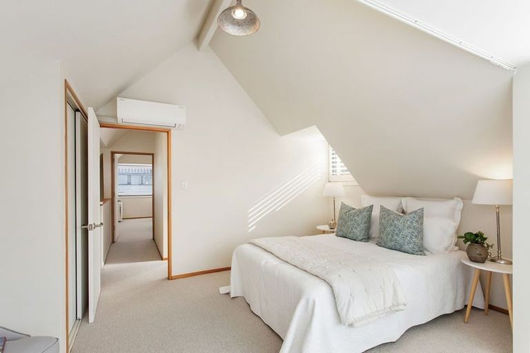 Photo of property in 114b Memorial Avenue, Burnside, Christchurch, 8053