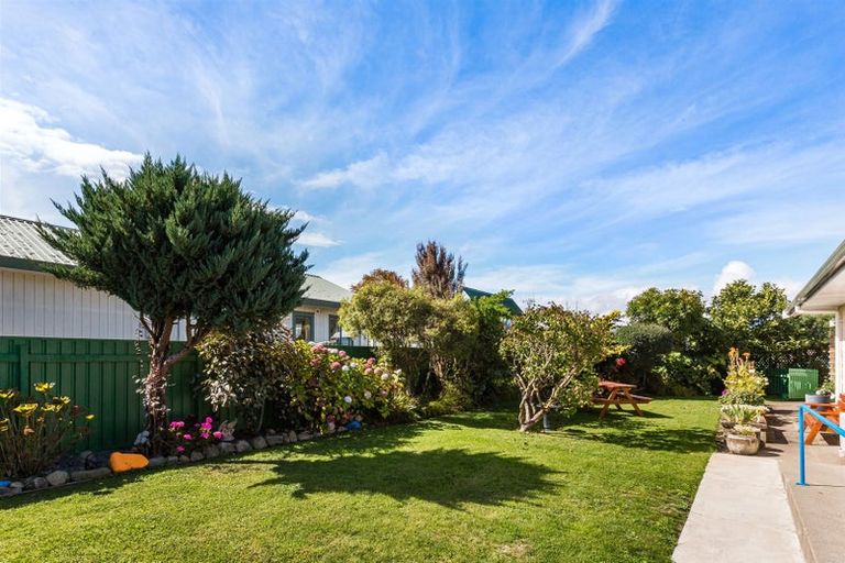 Photo of property in 7 Guildford Street, Levin, 5510