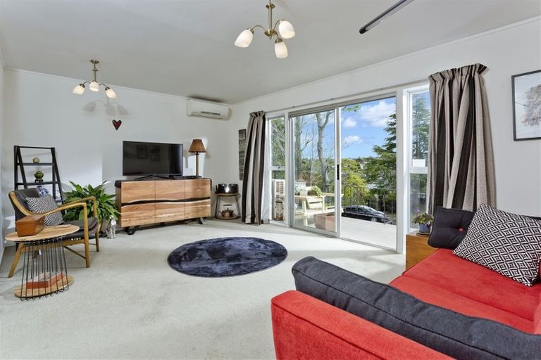 Photo of property in 2/2 Northwick Place, Hillcrest, Auckland, 0627