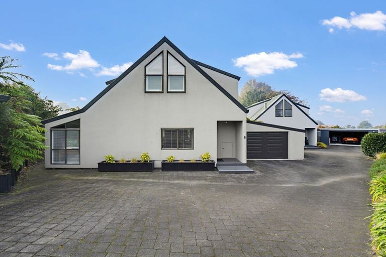 Photo of property in 74b Grand Vue Road, Kawaha Point, Rotorua, 3010
