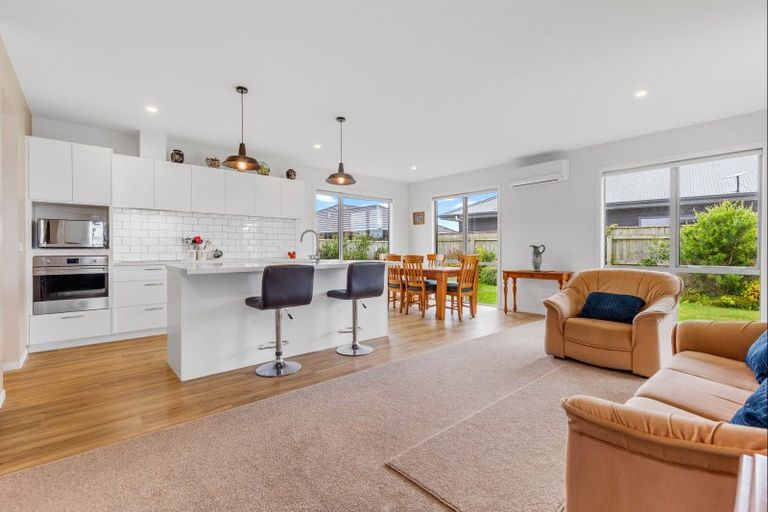 Photo of property in 5 Oak Place, Levin, 5510