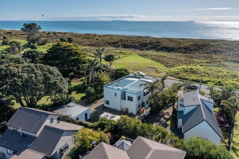 Photo of property in 336 Papamoa Beach Road, Papamoa Beach, Papamoa, 3118