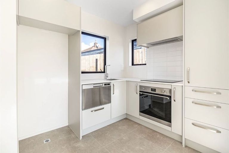 Photo of property in 8/110 Kervil Avenue, Te Atatu Peninsula, Auckland, 0610