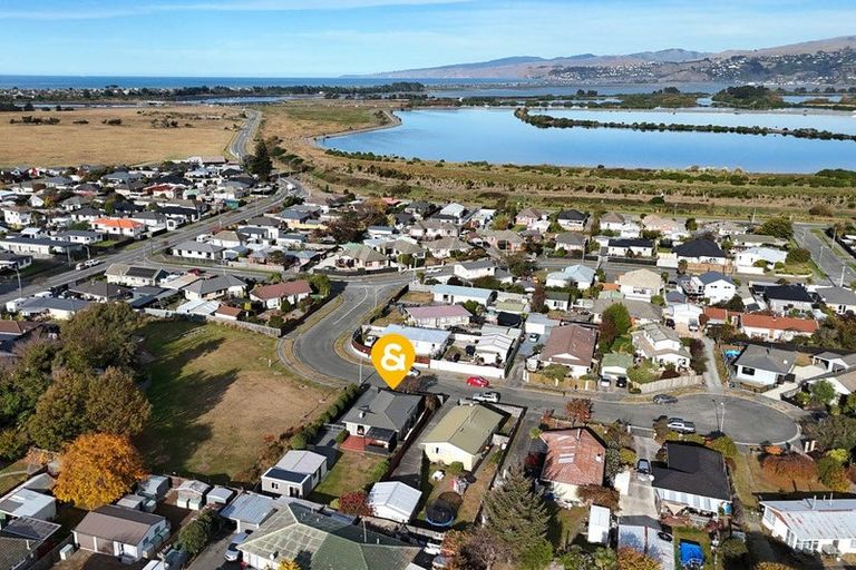 Photo of property in 12 Rosanna Place, Aranui, Christchurch, 8061