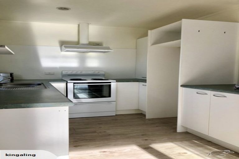 Photo of property in 30 Loughanure Place, Massey, Auckland, 0614