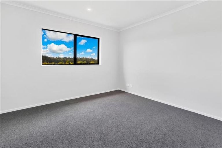 Photo of property in 32 Vincent Mcgrath Crescent, Swanson, Auckland, 0614