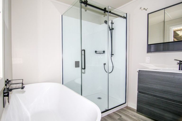 Photo of property in 23 Pakington Street, Westport, 7825