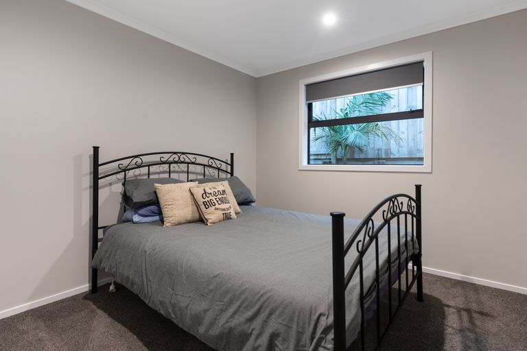 Photo of property in 2 Moira Close, Welcome Bay, Tauranga, 3175