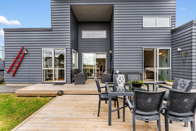 Photo of property in 34 Sunnyhaven Avenue, Beach Haven, Auckland, 0626