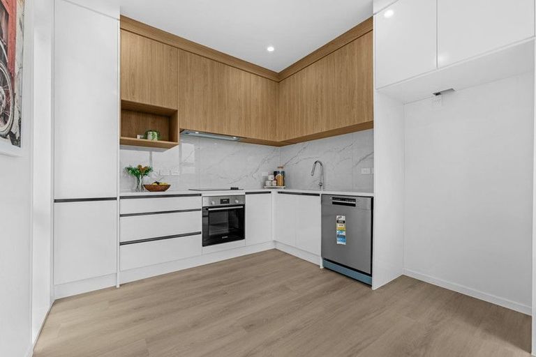 Photo of property in 16a Volante Avenue, Wattle Downs, Auckland, 2103