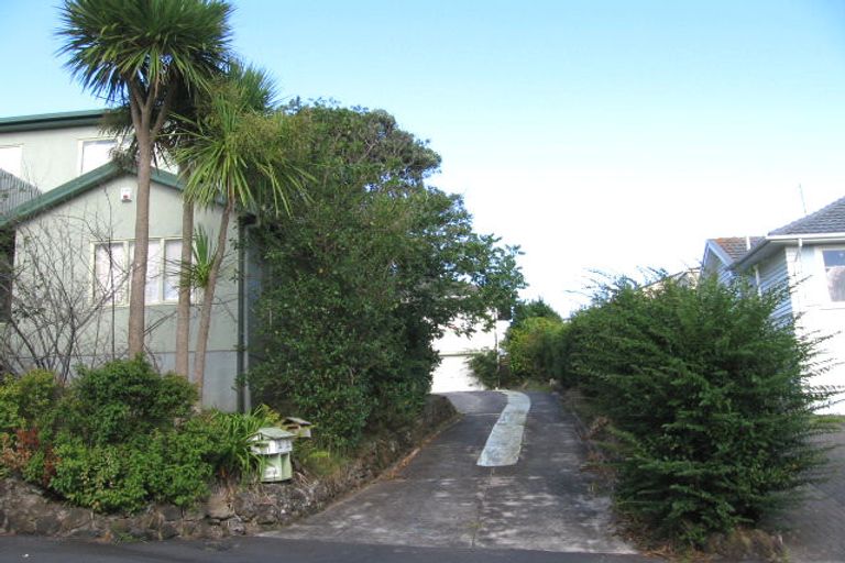Photo of property in 2/16 Howard Road, Northcote, Auckland, 0627