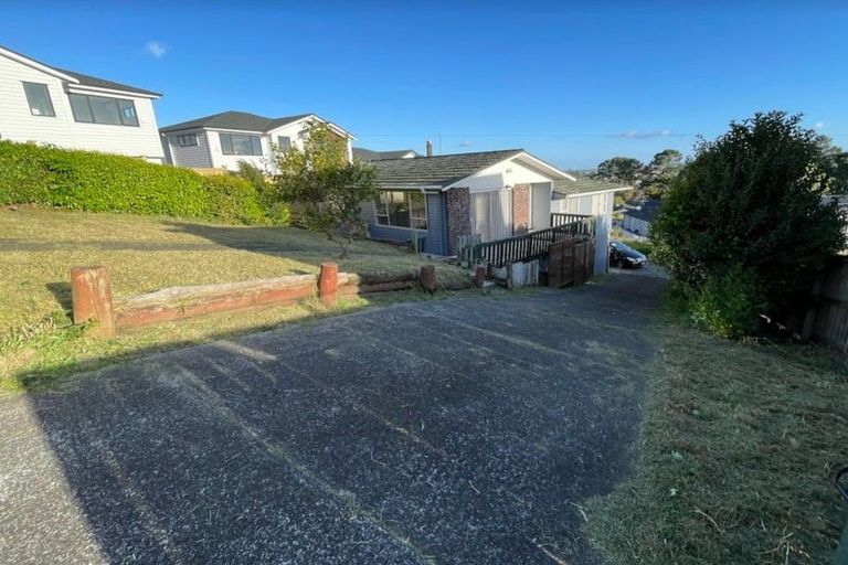 Photo of property in 42 Cyclarama Crescent, Massey, Auckland, 0614