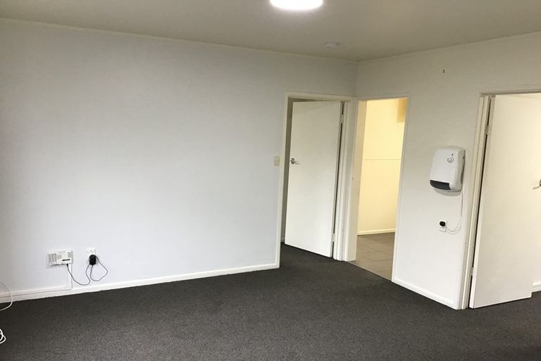 Photo of property in 2 Gorrie Road, Regent, Whangarei, 0112