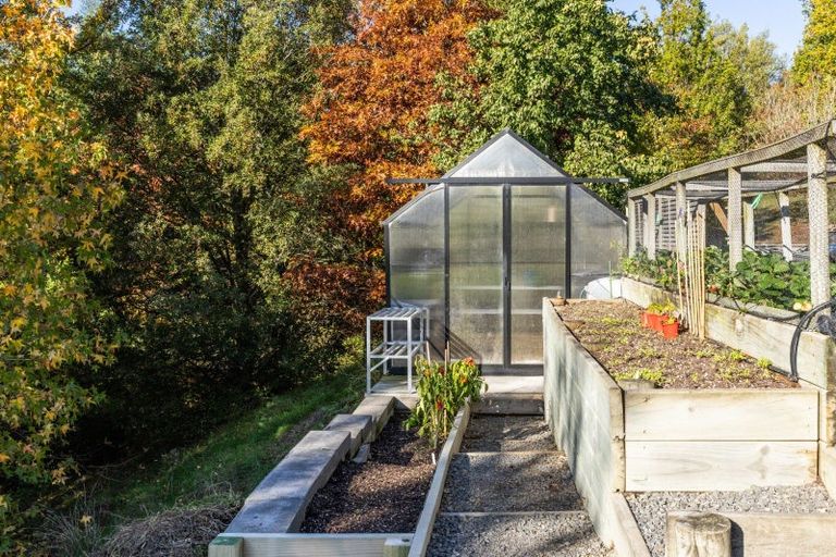 Photo of property in 12 Spur Road, Havelock North, 4130