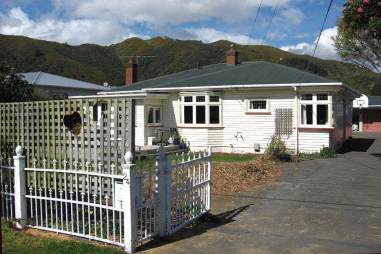 Photo of property in 24 Rossiter Avenue, Waterloo, Lower Hutt, 5011