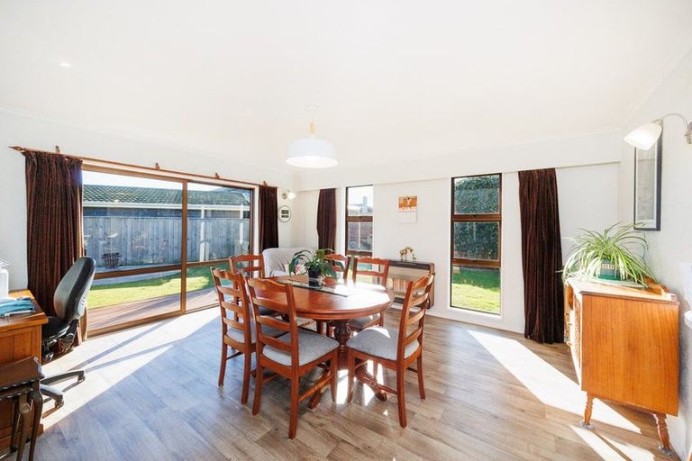 Photo of property in 4 Gainsborough Grove, Highbury, Palmerston North, 4412