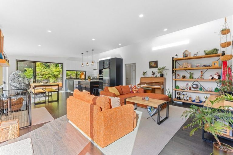 Photo of property in 4 Bright Way, Lower Vogeltown, New Plymouth, 4310