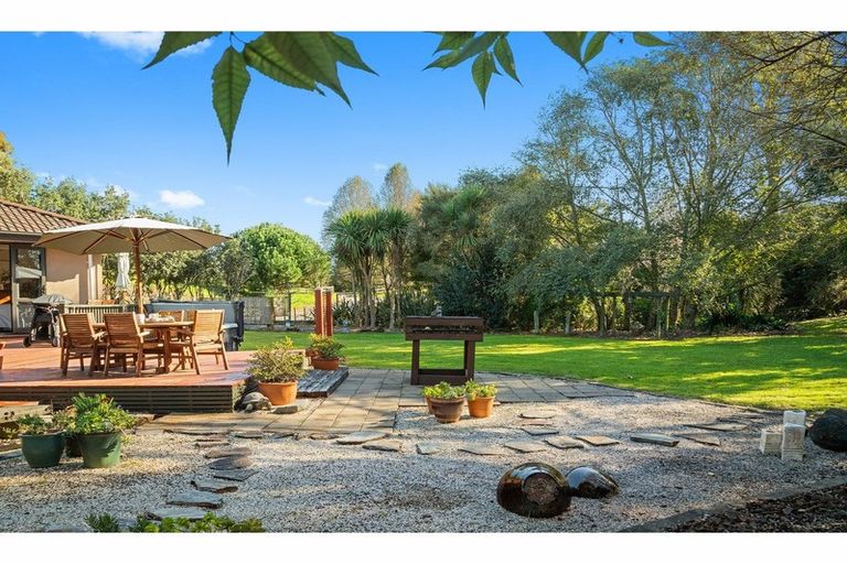 Photo of property in 6 Raukawa Grove, Waiuku, 2123