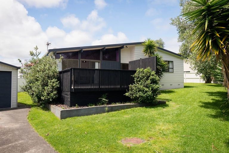 Photo of property in 38 Dissmeyer Drive, Clover Park, Auckland, 2019