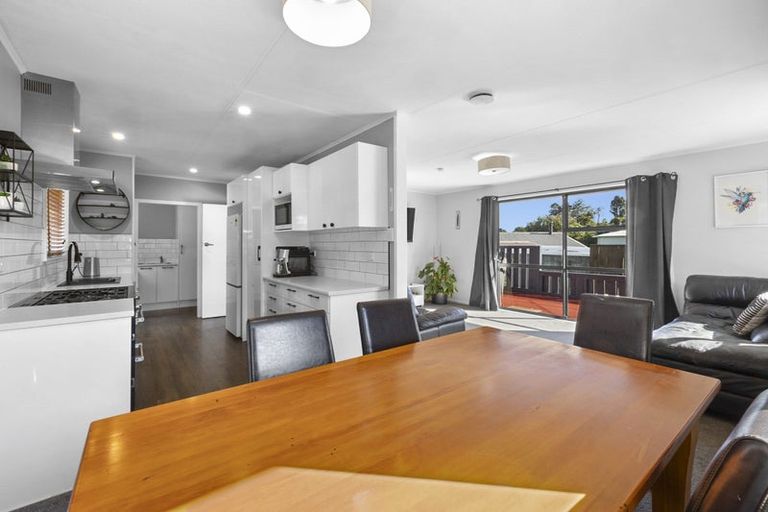 Photo of property in 4 Ward Place, Marfell, New Plymouth, 4310