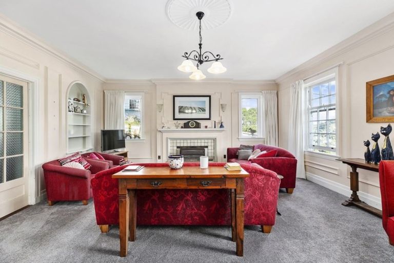 Photo of property in 31 Melbourne Road, Island Bay, Wellington, 6023