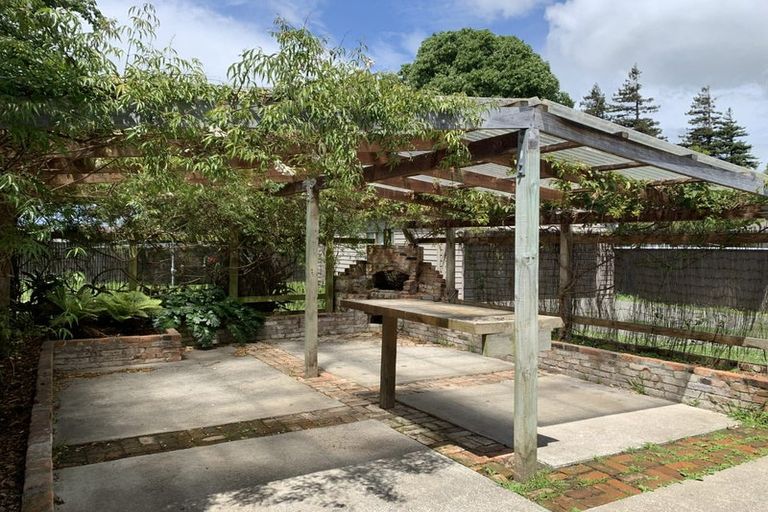 Photo of property in 19 Oxford Street, Marton, 4710