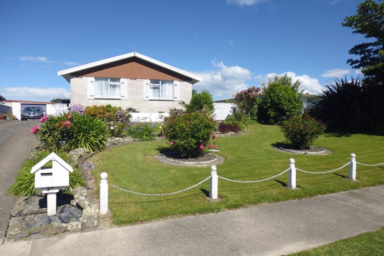 Photo of property in 32 Farnworth Crescent, Whakatane, 3120