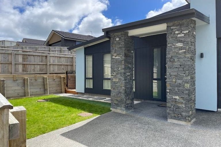 Photo of property in 11 Topsail Way, Whitby, Porirua, 5024