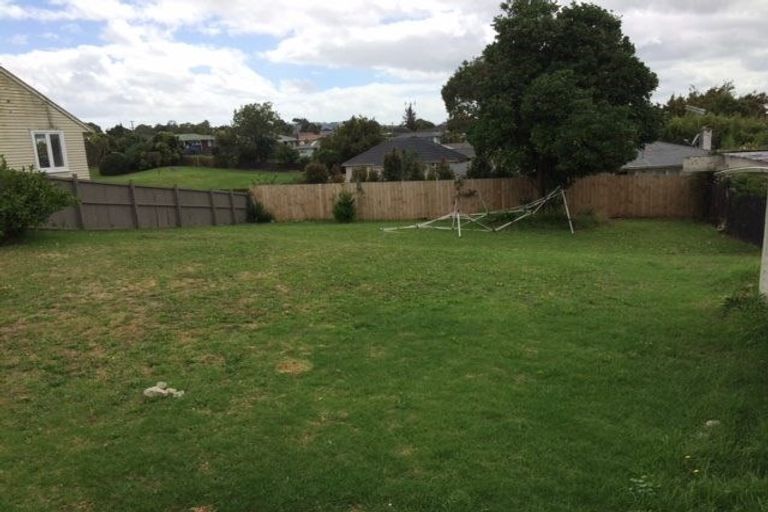 Photo of property in 13 Christmas Road, Manurewa, Auckland, 2102