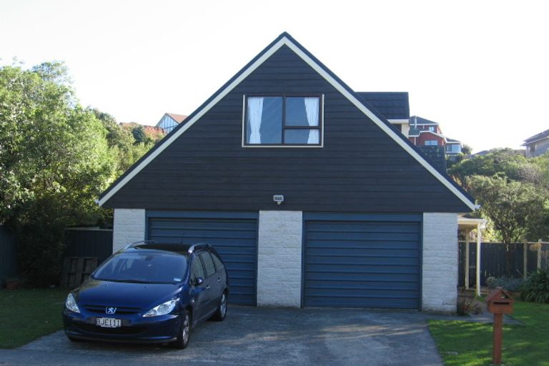 Photo of property in 17 Burbank Crescent, Churton Park, Wellington, 6037