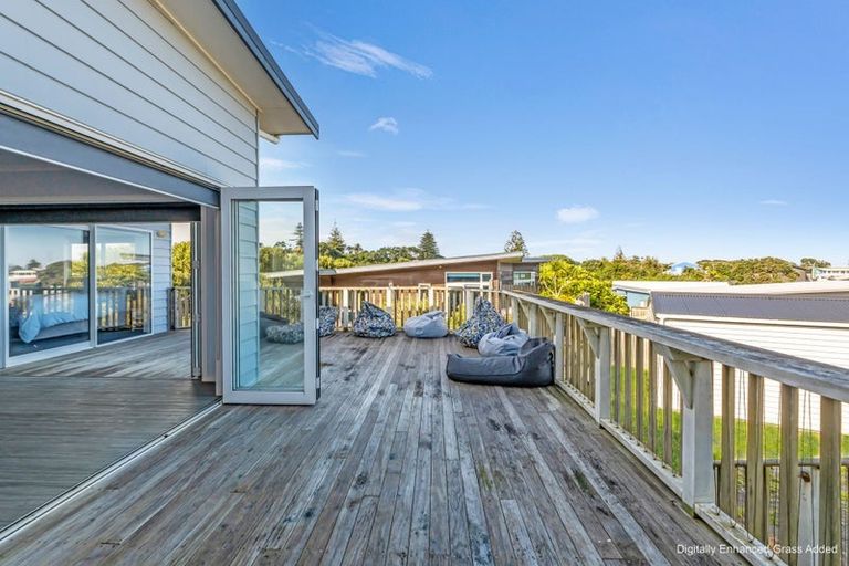 Photo of property in 4 Tua Tua Place, Baylys Beach, 0377
