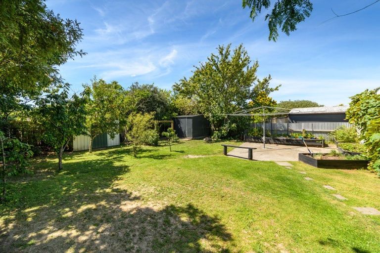 Photo of property in 5 Rangitira Avenue, Palmerston North, 4414