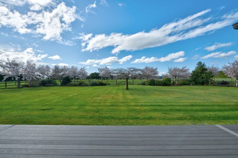 Photo of property in 24 Mckinnon Road, Edendale, Wyndham, 9893